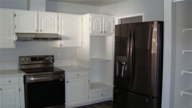 Foto del edificio - 5712 Stacey Ave