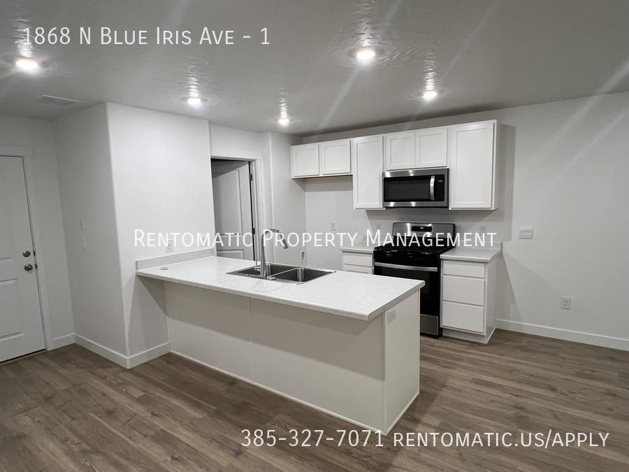 1868 N Blue Iris Ave, Tooele, UT 84074 Townhome Rentals in Tooele UT