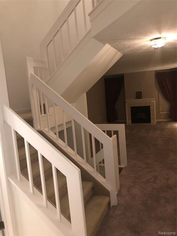 Building Photo - 9326 Eastwind Dr