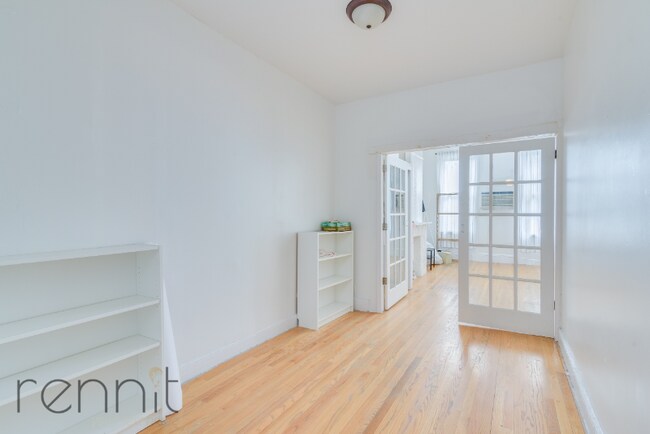 Foto del edificio - 730 Lorimer St