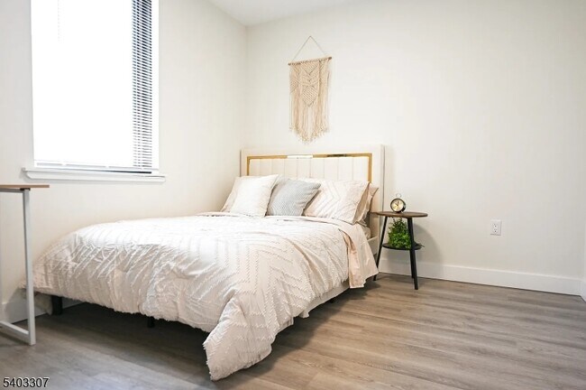 Foto del edificio - 49 S Day St