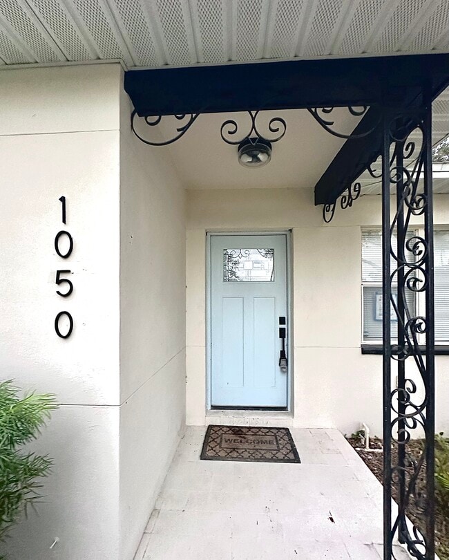 Building Photo - 1050 Nokomis St