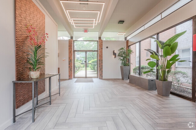 Lobby - Sherwood Square