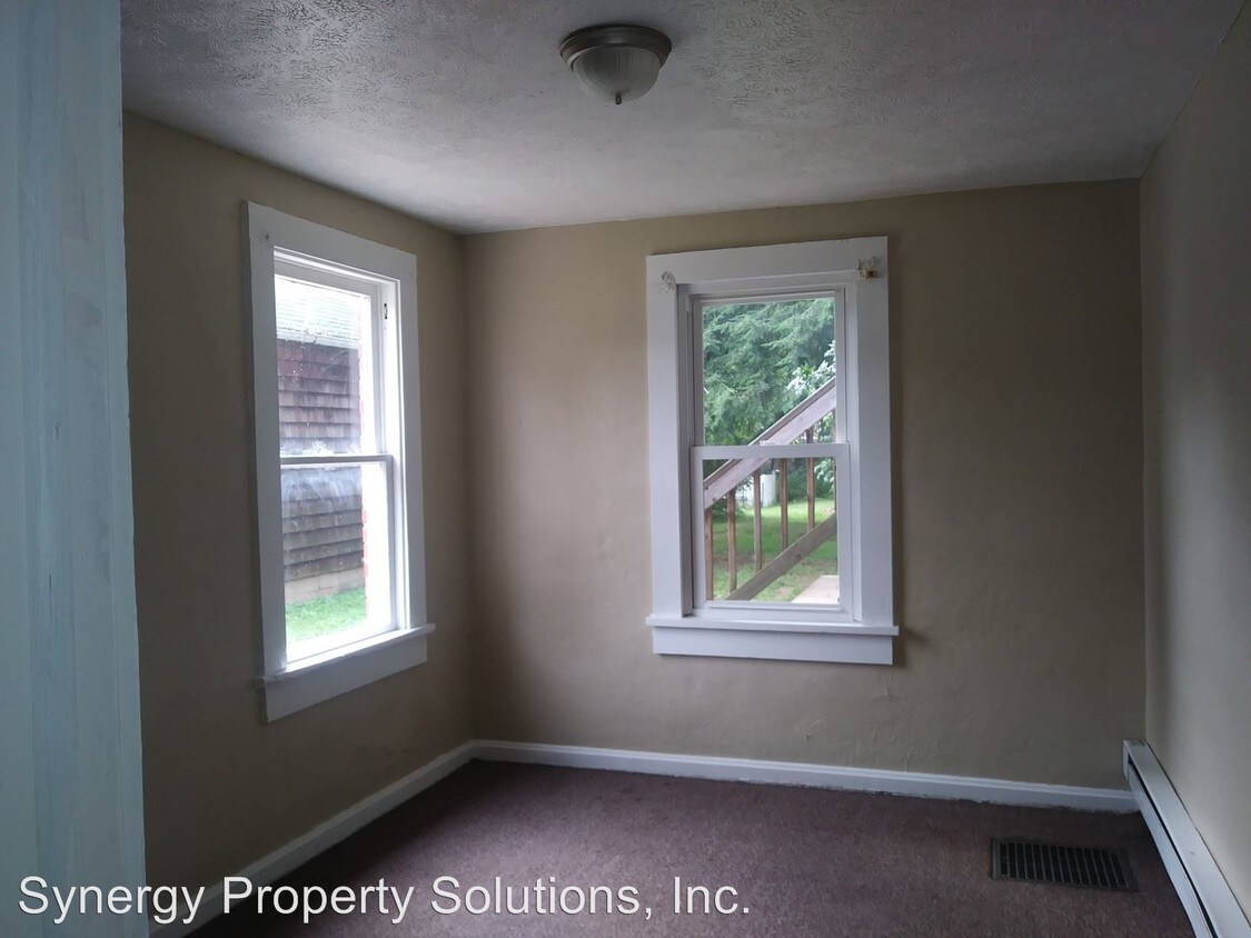 Building Photo - 504-504 1/2 Beethoven St