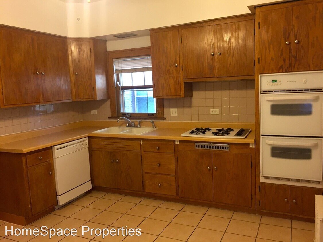 Building Photo - 328 S Ridgeland Ave
