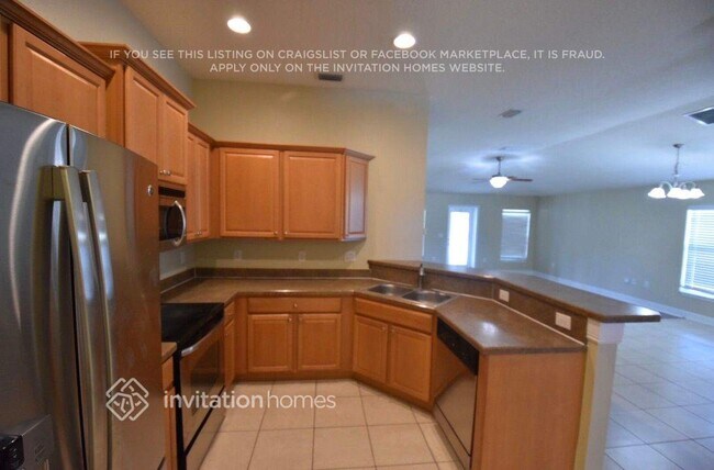 Building Photo - 6035 Serene Pl