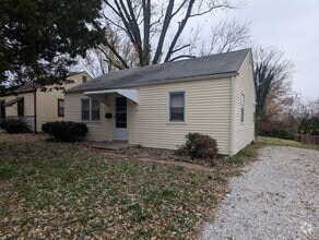 Building Photo - 306 Mueller Ave