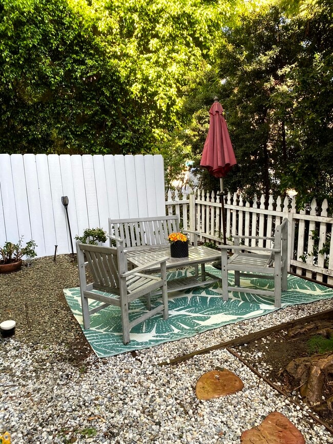 Building Photo - 7602 Lexington Ave