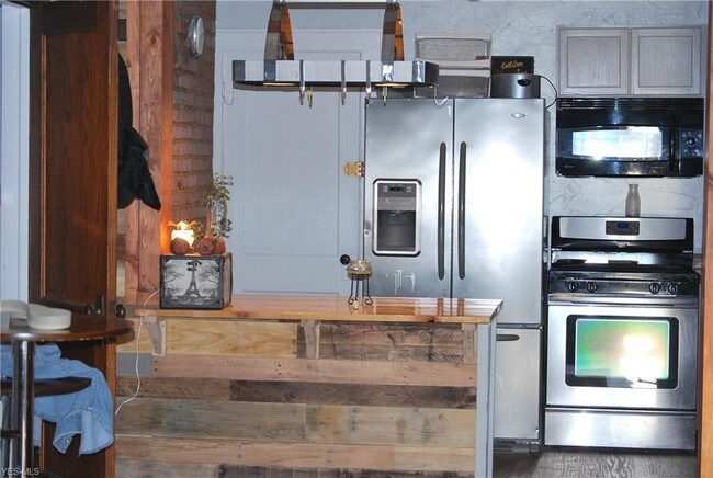 Building Photo - 2628 3rd St