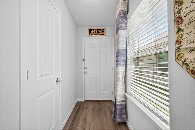 Foto del edificio - 4915 Purple Wisteria Ln