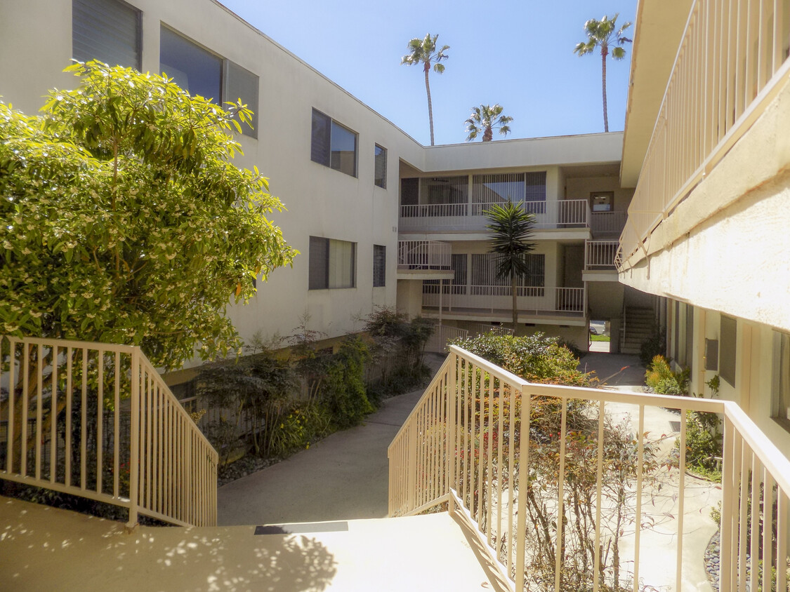 Primary Photo - 505 Idaho Ave in Santa Monica - steps to M...