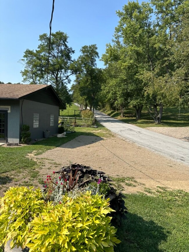 Building Photo - Barndominium on 14 Acres