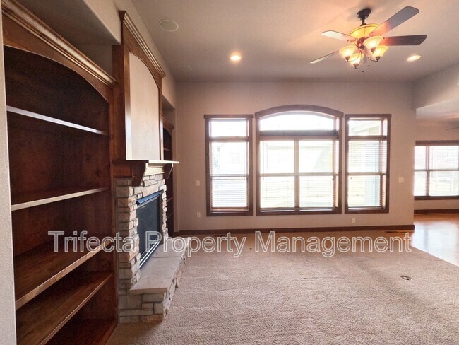 Building Photo - 1032 Hessen Dr