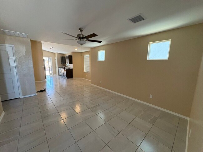 Foto del edificio - EASTSIDE HOME FOR RENT