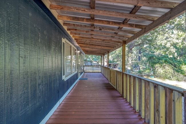 Foto del edificio - 14287 Forest Cir