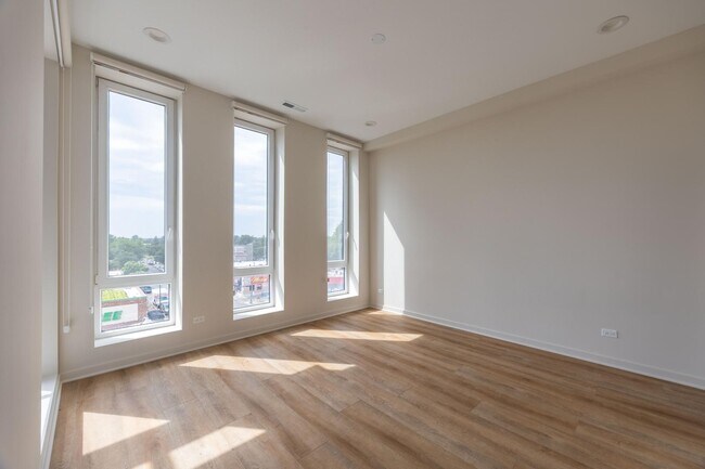 Foto del edificio - 3207 N Narragansett Ave