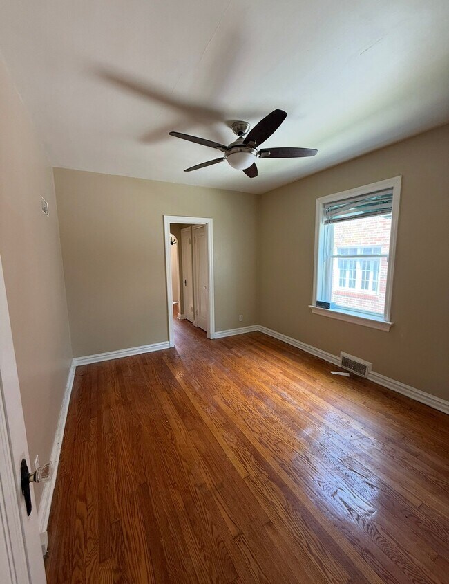Building Photo - 5730 Park Ln