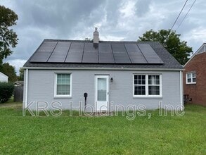 Building Photo - 706 Burgess Ave