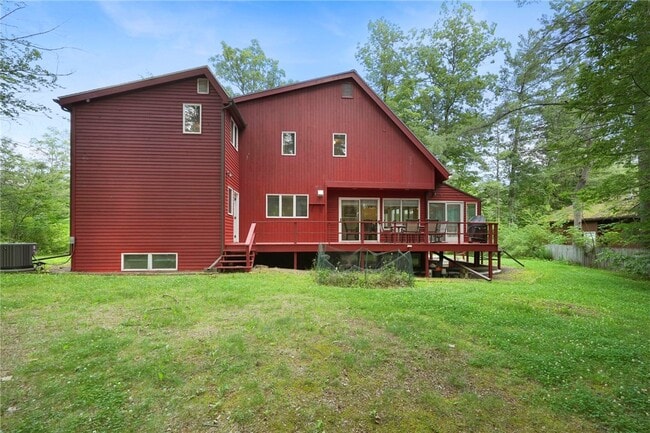 Building Photo - 318 Blackstone Ave