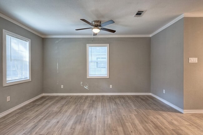 Building Photo - 10157 Barberry St