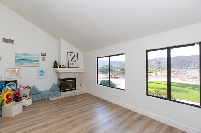 Building Photo - 5 Bed, 4 Bath in the Beautiful Alpine