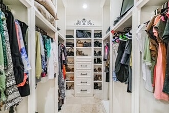 Building Photo - 1026 Kings Forest Ln