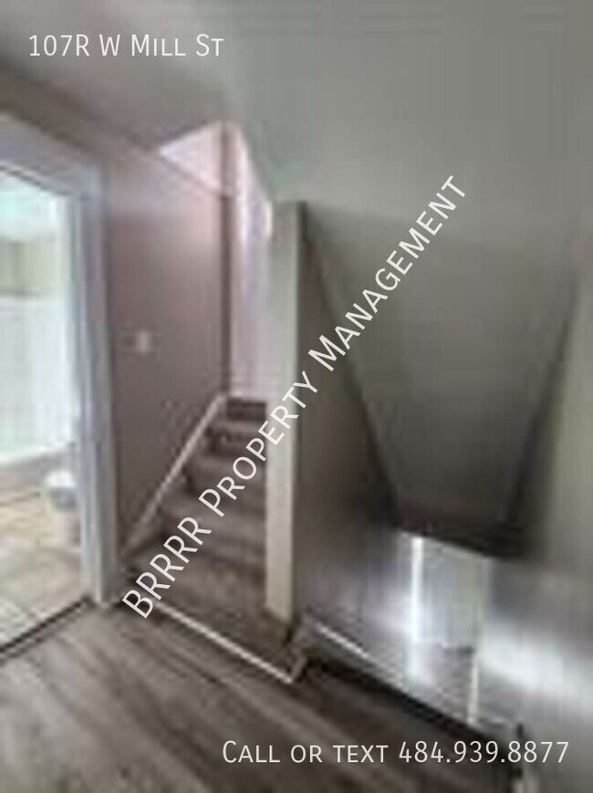 Foto del edificio - 107 W Mill St