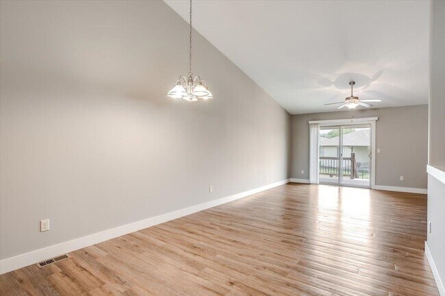 Foto del edificio - 12809 E Zimmerly St