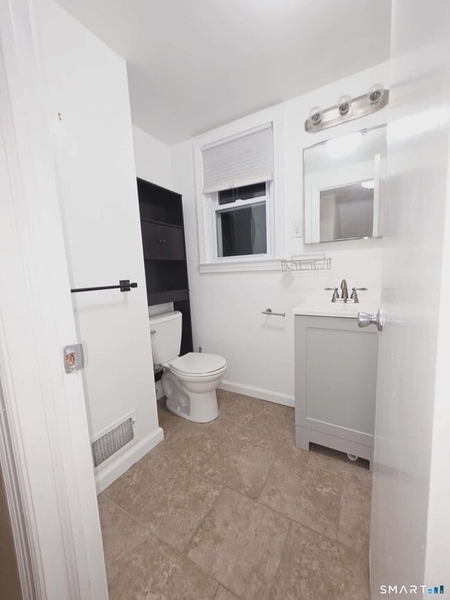 Building Photo - 271 Gaylord Dr