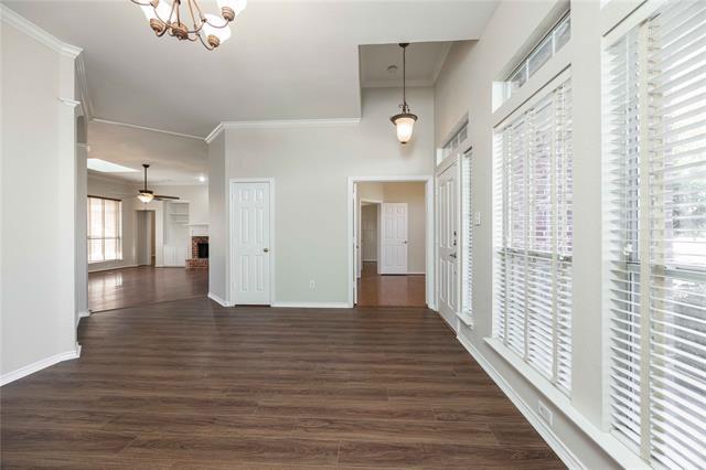 Foto del edificio - 2444 Elm Leaf Ln