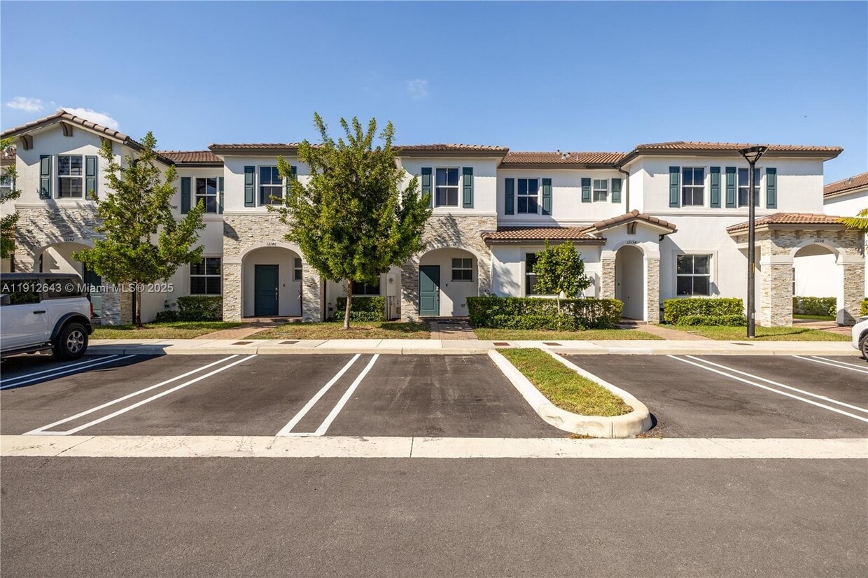 Foto principal - 12150 NW 23rd Ct