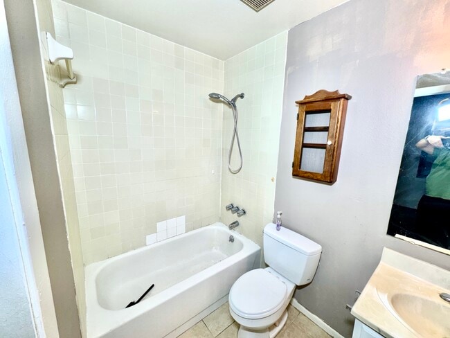 Foto del edificio - 6047 32nd St N