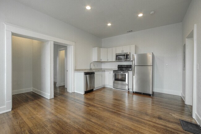 Foto del edificio - 3226-3228 E 11th Street