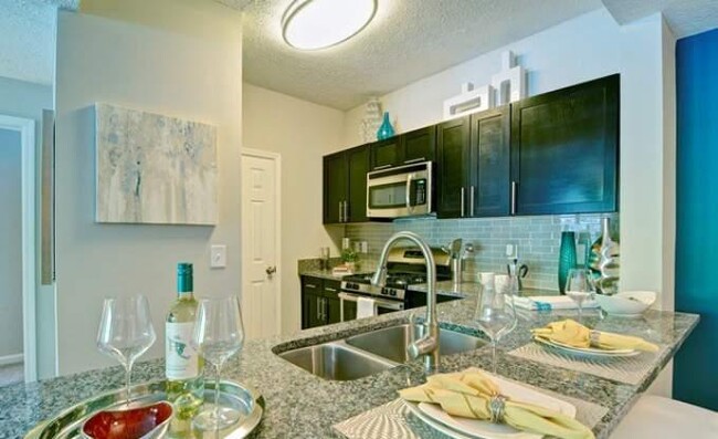 Building Photo - 3 bedroom in Atlanta GA 30342