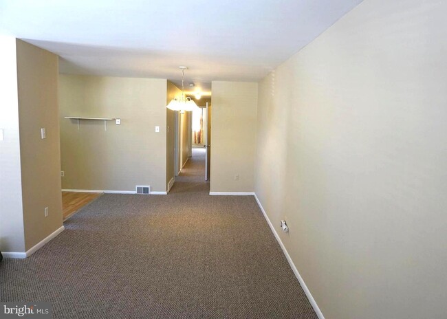 Building Photo - 1730 Borbeck Ave