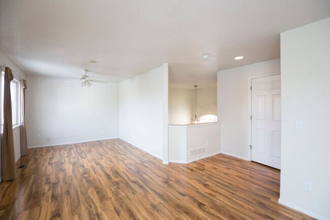 Building Photo - 4344 Gemstone