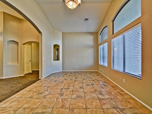 Foto del edificio - 4812 W Desert Ln