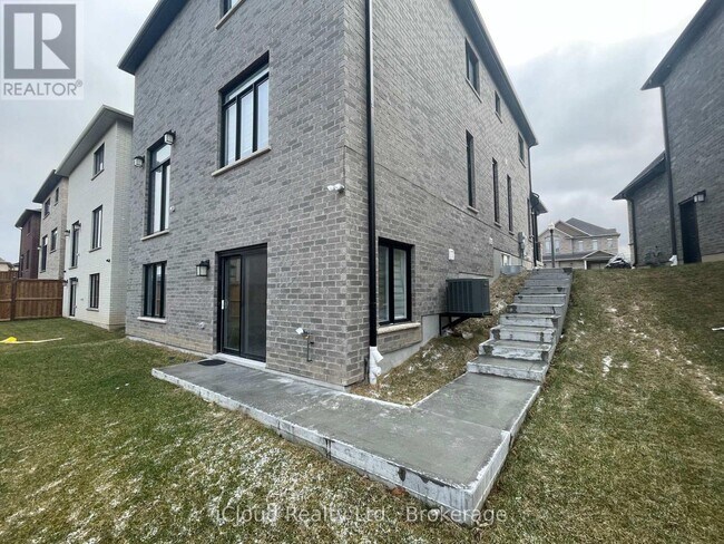 Building Photo - 27 Hollybrook Trail