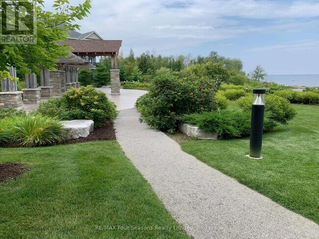 Photo du bâtiment - 4-104 Cove Ct