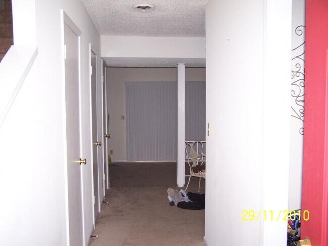 Building Photo - 575 Winding Creek Rd
