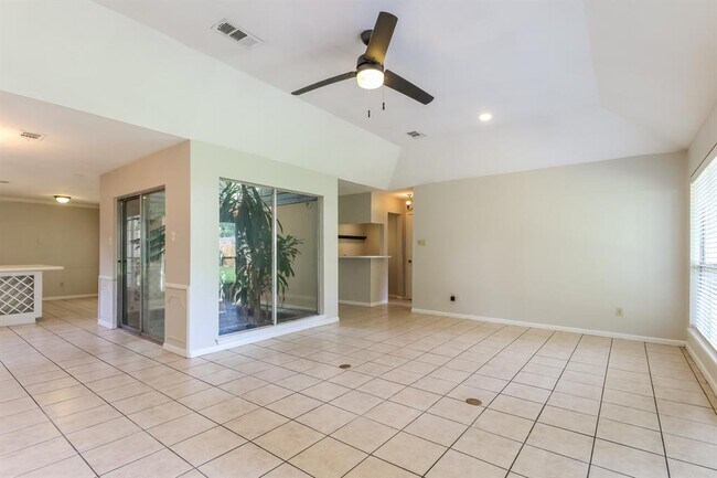 Foto del edificio - 25202 Tuckahoe Ln
