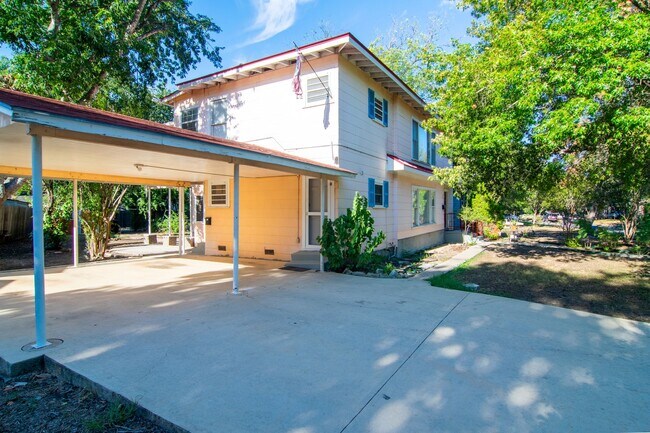 Building Photo - FIRST-FLOOR DUPLEX UNIT IN JEFFERSON TERRACE