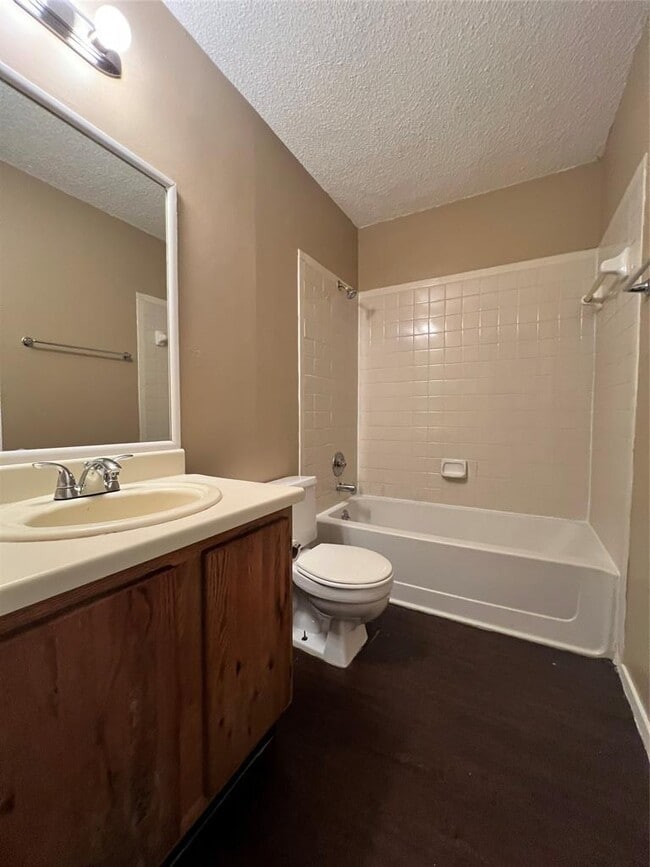 Foto del edificio - 9706 Eastwend Dr