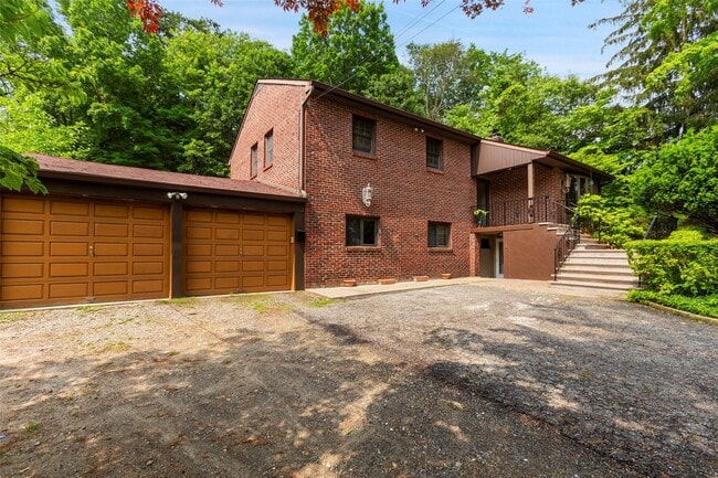 Building Photo - 934 Lester Rd