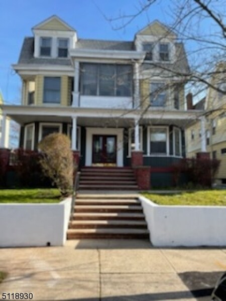 Primary Photo - 20 Leo Pl
