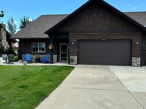 Building Photo - 70 Holly Tree Cir