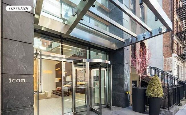 Foto del edificio - 306 W 48th St