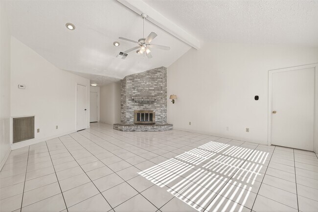 Foto del edificio - 2803 Fir Crest Ct