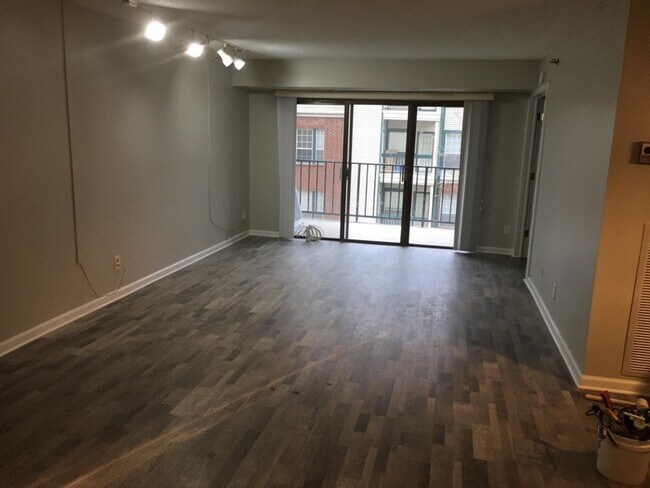 Building Photo - 9200 Edwards Way
