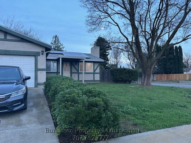 Building Photo - 400 W Creekside Cir